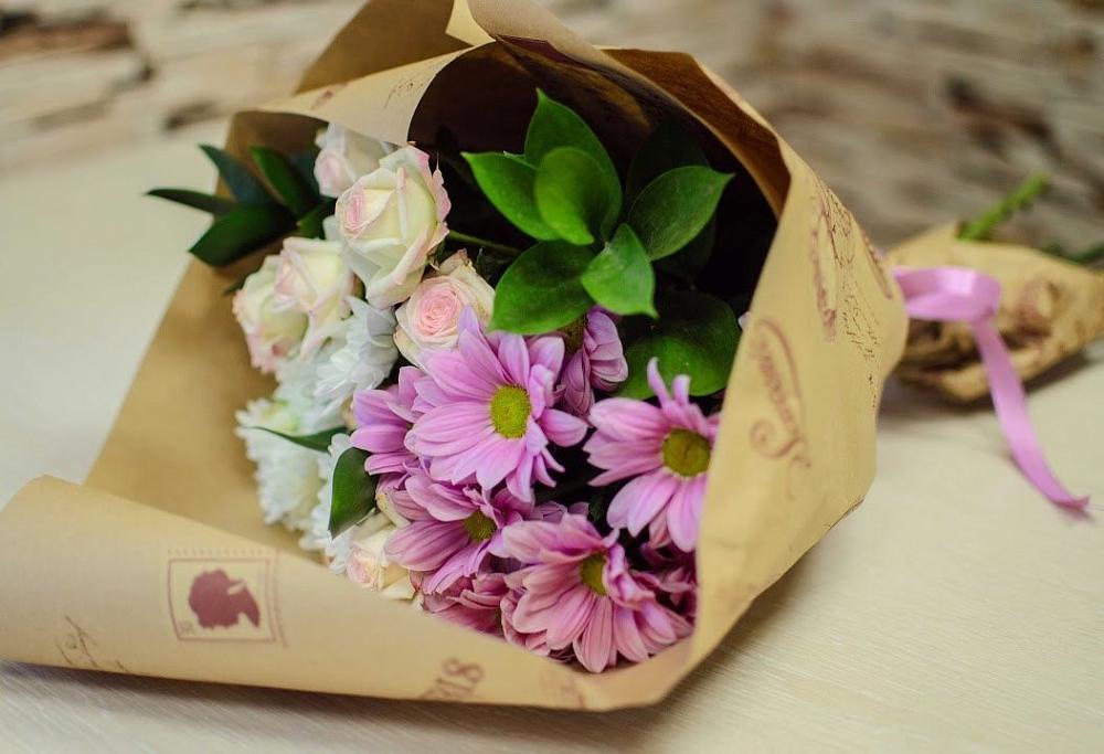 Букет цветов из: Розы и Хризантемы в Чусовом