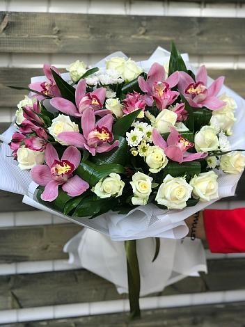 Букет цветов из: Розы и Хризантемы в Чусовом