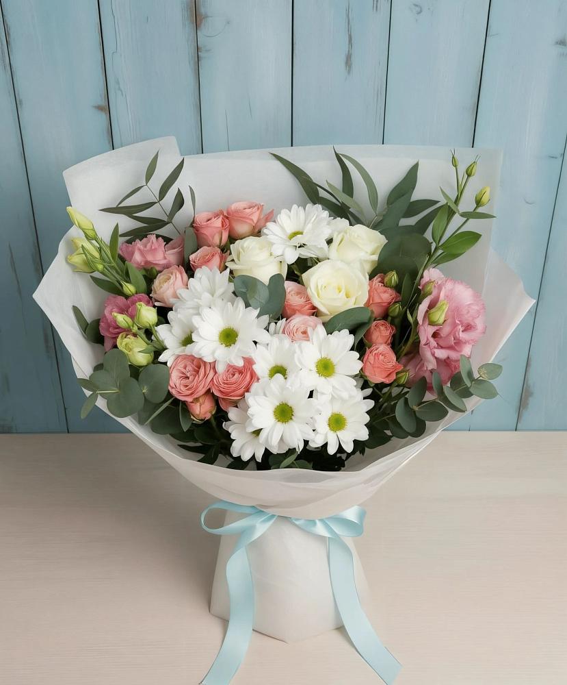 Букет цветов из: Розы, Лизиантусы и Хризантемы в Чусовом