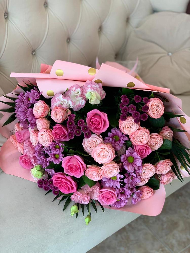 Букет цветов из: Хризантемы, Розы и Лизиантусы в Чусовом