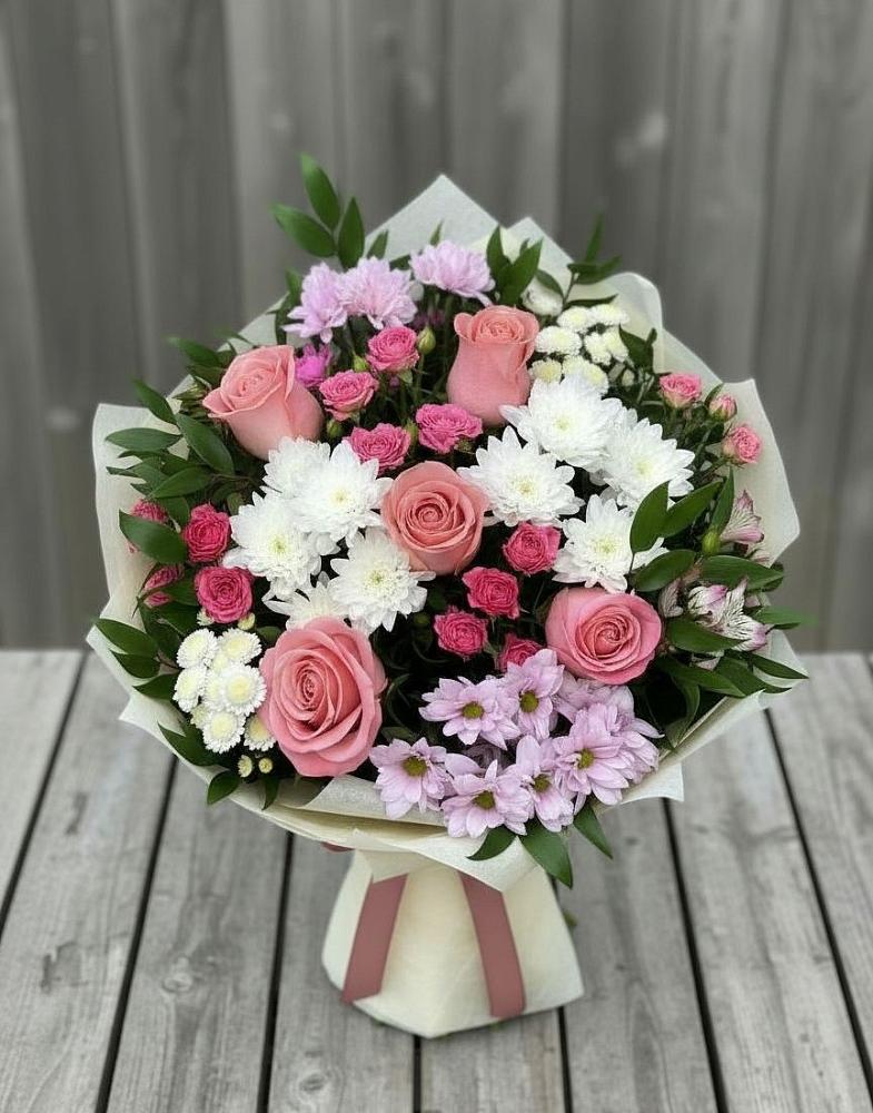 Букет цветов из: Альстромерии, Гвоздики, Розы и Хризантемы в Чусовом