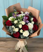 Букет цветов из:  Розы и Альстромерии в Чусовом