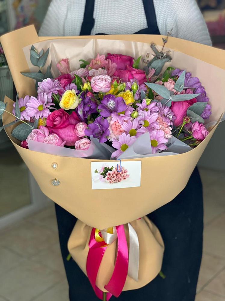 Букет цветов из: Хризантемы, Гвоздики и Альстромерии в Чусовом