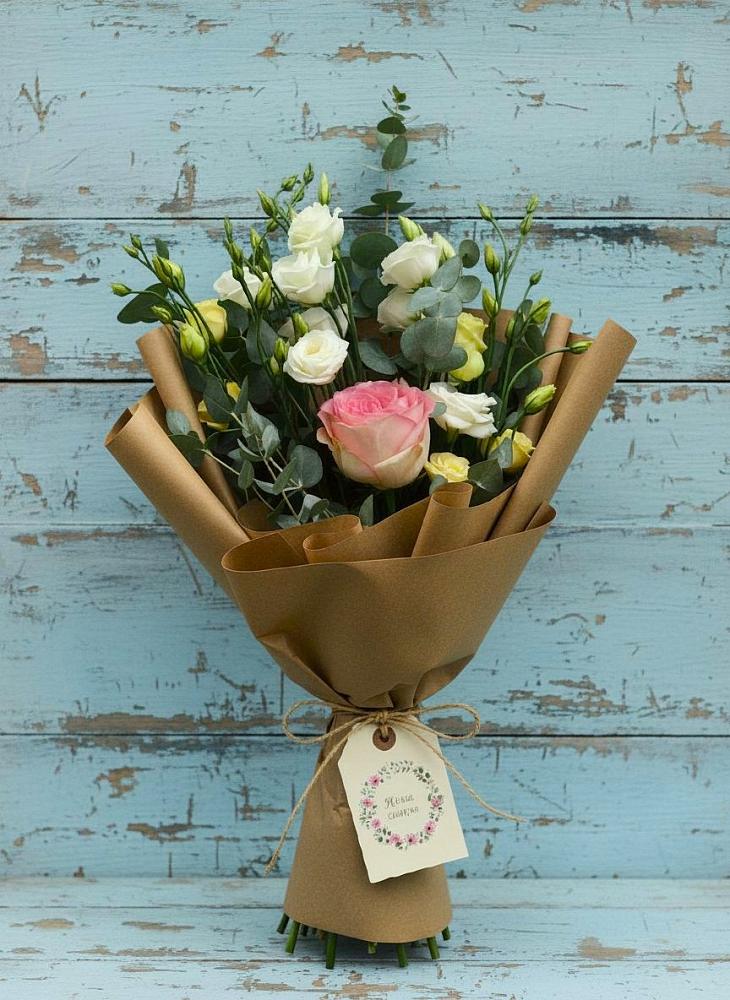 Букет цветов из: Розы и Лизиантусы в Чусовом