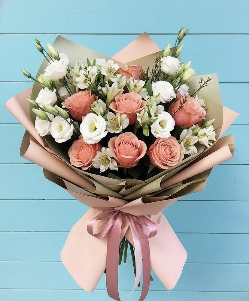 Букет цветов из: Розы, Альстромерии и Лизиантусы в Чусовом