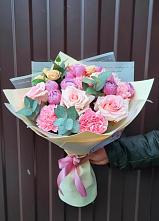 Букет цветов из:  Розы и Гвоздики в Чусовом