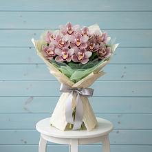 Букет цветов из:  Орхидеи и Розы #REPLACE_PRED# Чусовом