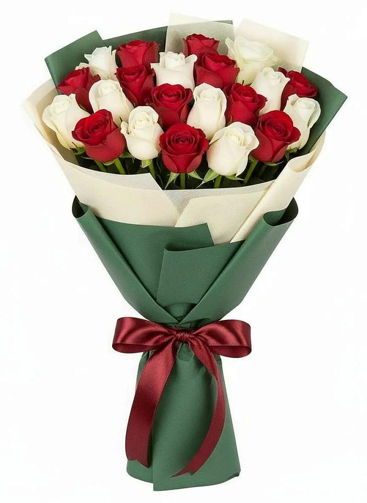 Букет Микс из красных и белых роз в Чусовом
