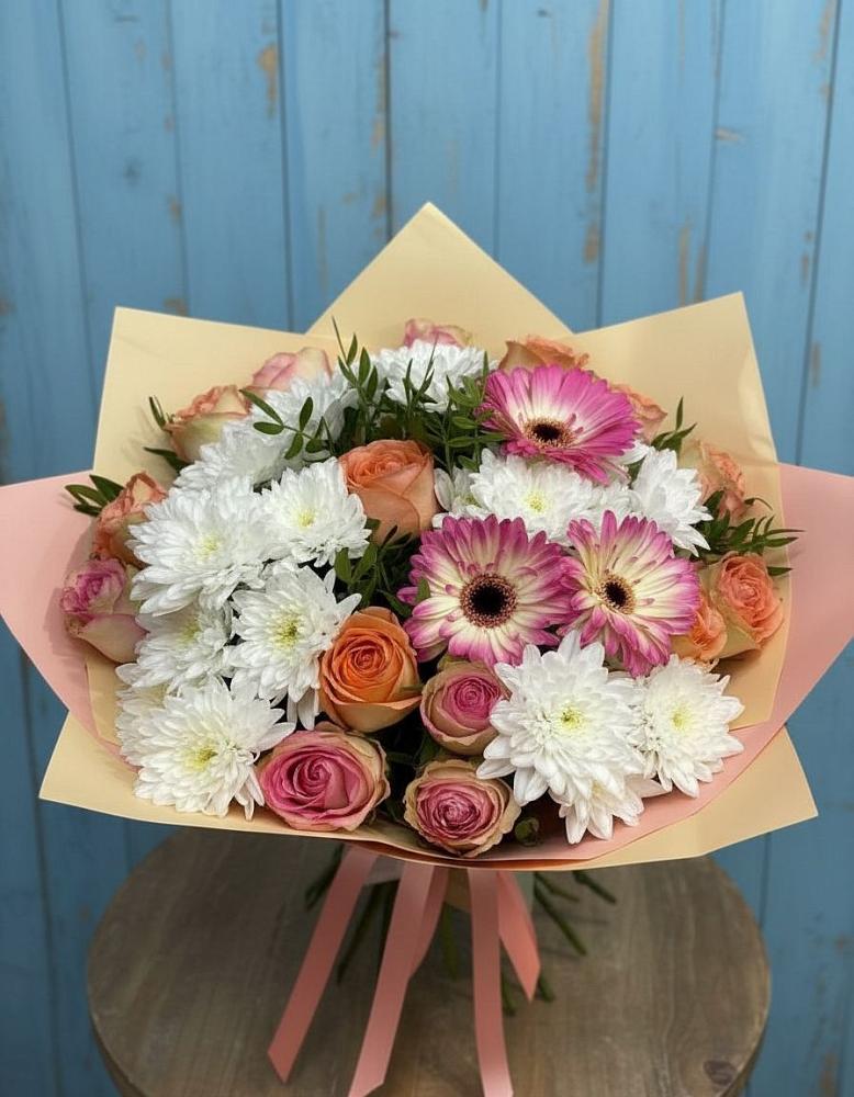 Букет цветов из: Розы, Герберы и Хризантемы в Чусовом