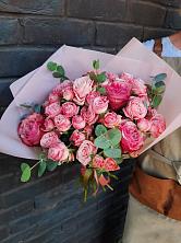 Букет розы в пальмах в Чусовом Букет цветов из: Розы в Чусовом