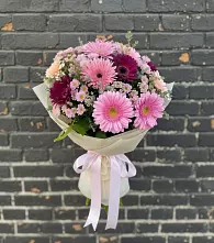 Букет цветов из:  Герберы и Хризантемы #REPLACE_PRED# Чусовом