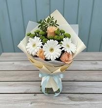 Букет цветов из:  Герберы, Розы и Хризантемы в Чусовом