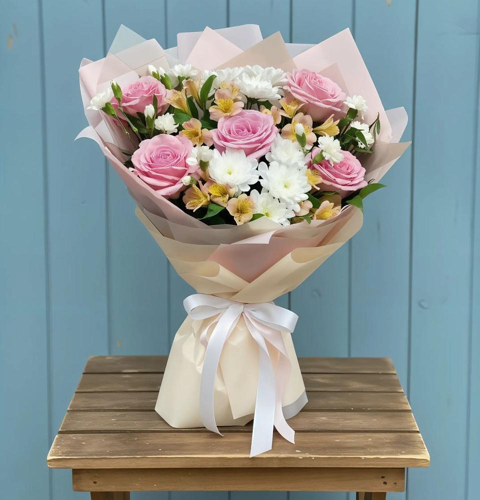 Букет цветов из: Гвоздики, Орхидеи и Розы в Чусовом