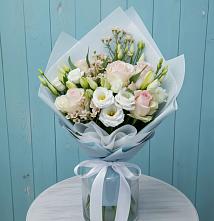 Букет цветов из:  Розы и Лизиантусы в Чусовом