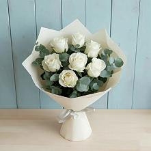 Букет Белые розы в Эвкалипте в Чусовом