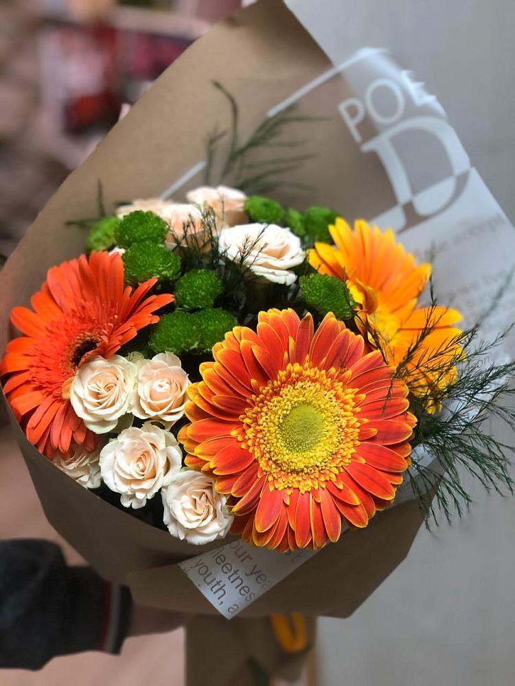 Букет цветов из: Герберы, Хризантемы и Розы в Чусовом