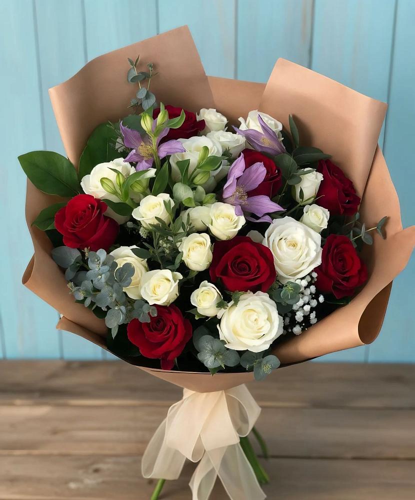 Букет цветов из: Розы и Альстромерии в Чусовом