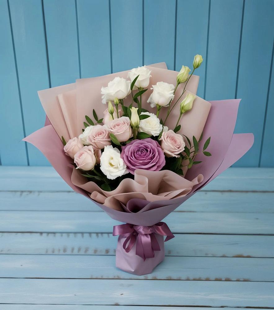 Букет цветов из: Розы и Лизиантусы в Чусовом